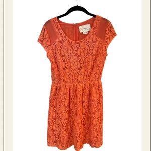 Short sleeve lace dress